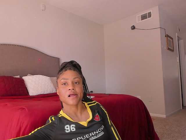 Yiauana's BongaCams show and profile