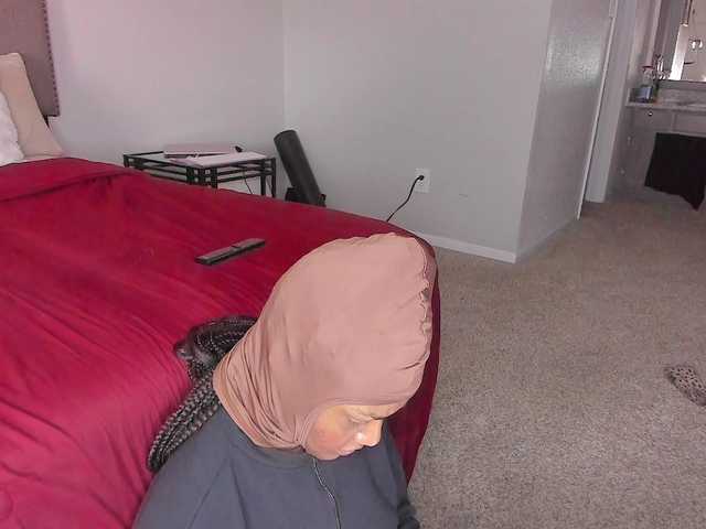 Yiauana's BongaCams show and profile