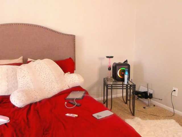 Yiauana's BongaCams show and profile