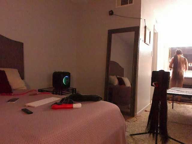 Yiauana's BongaCams show and profile