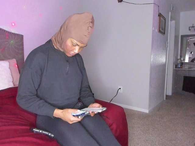 Yiauana's BongaCams show and profile