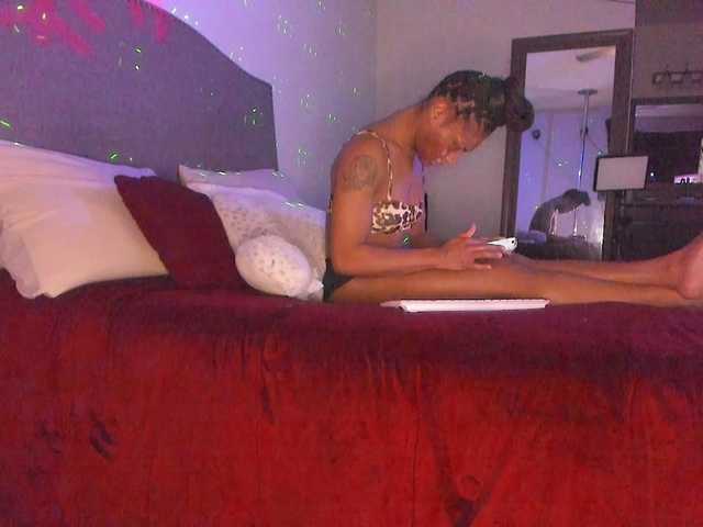 Yiauana's BongaCams show and profile