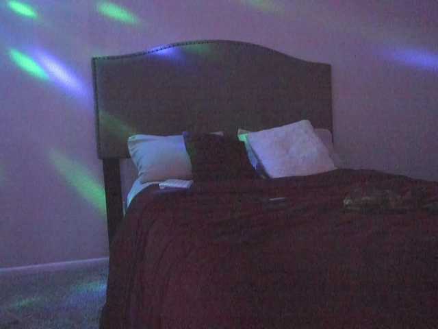 Yiauana's BongaCams show and profile