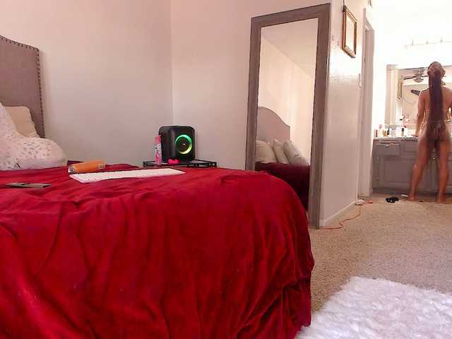 Yiauana's BongaCams show and profile