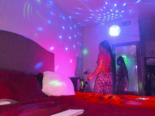 Yiauana's BongaCams show and profile