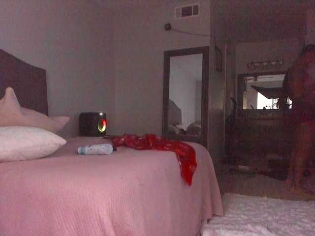 Yiauana's BongaCams show and profile