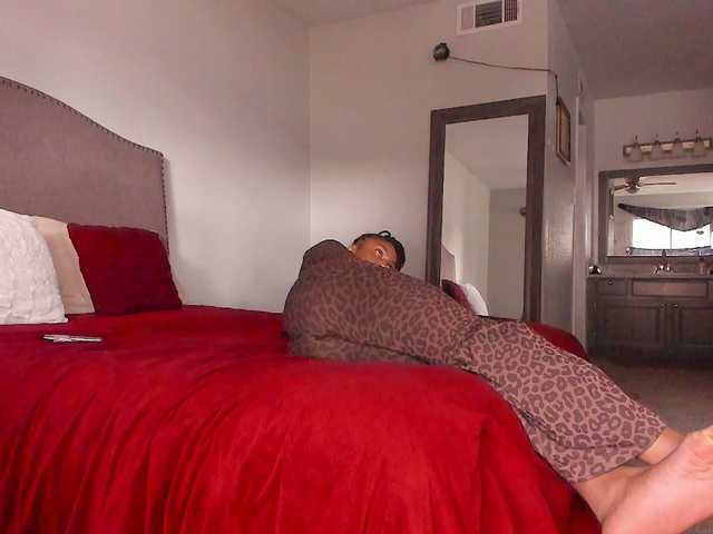 Yiauana's BongaCams show and profile