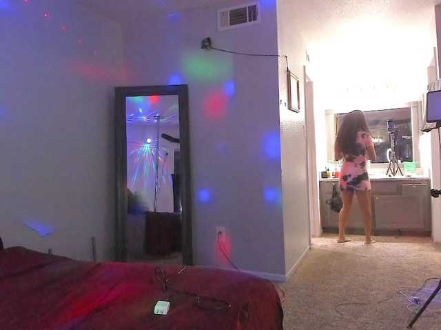 Yiauana's BongaCams show and profile