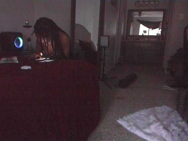 Yiauana's BongaCams show and profile