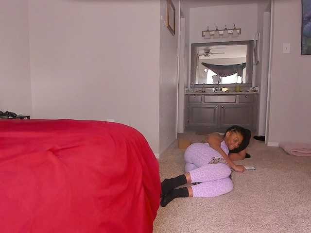 Yiauana's BongaCams show and profile