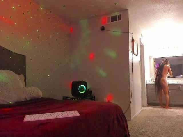 Yiauana Live Webcam on BongaCams