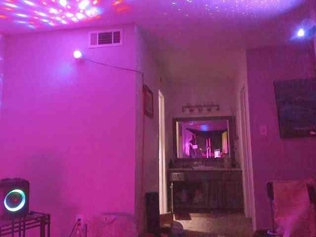 Yiauana Live Webcam on BongaCams