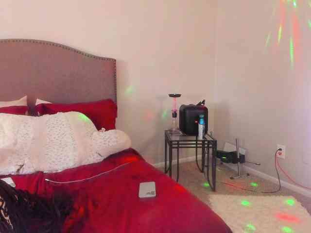 Yiauana Live Webcam on BongaCams