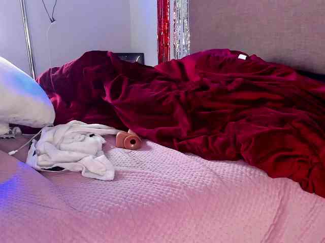 Yiauana Live Webcam on BongaCams