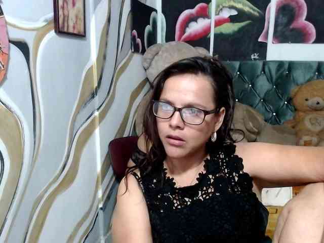 live amateur cam Manazahot99