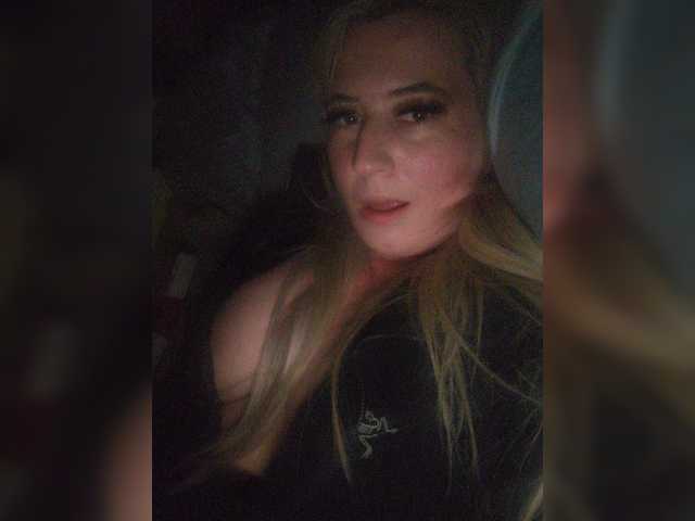 LittleLxx on BongaCams