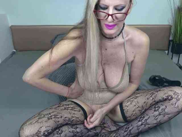 AngelCumsxxx webcam