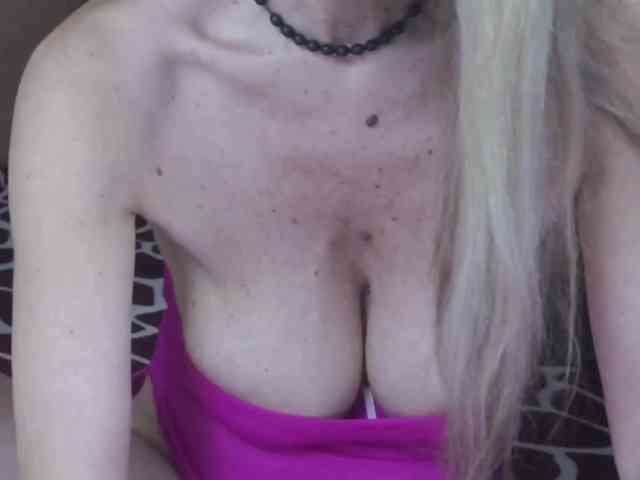 AngelCumsxxx webcam