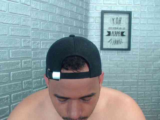 JeikoLewis Live Webcam on BongaCams