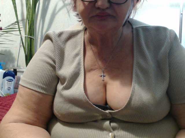 PeggySoft's BongaCams show and profile