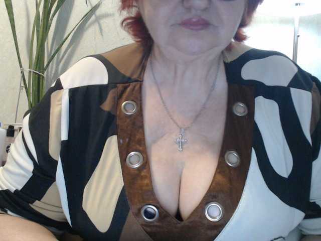 le modèle PeggySoft est en webcam porno dans un show sur le site bongacams, il possède les tags suivants: White/Caucasian,Redhead,Shaved