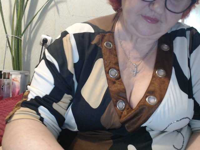 PeggySoft's BongaCams show and profile