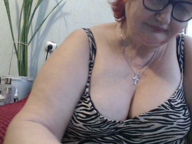 PeggySoft's BongaCams show and profile