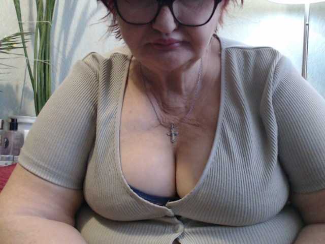 PeggySoft's BongaCams show and profile