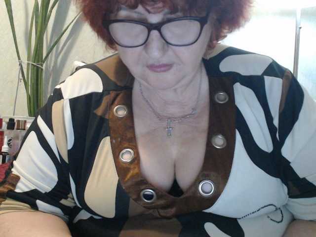 PeggySoft's BongaCams show and profile