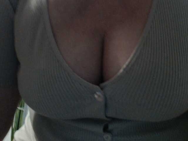 PeggySoft's BongaCams show and profile