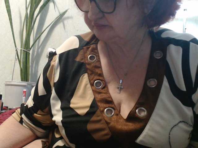 PeggySoft's BongaCams show and profile