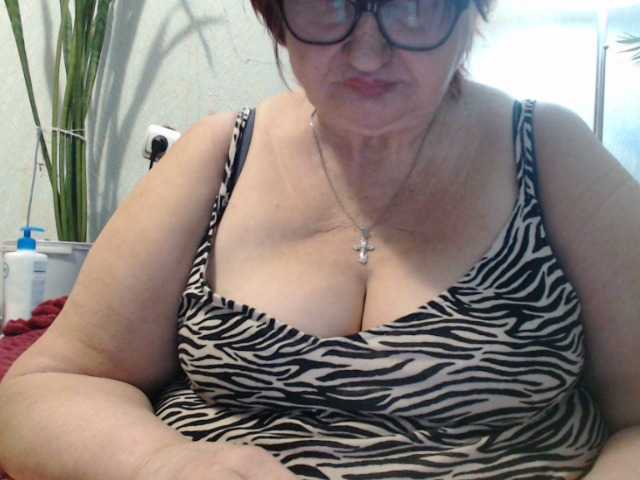 PeggySoft's BongaCams show and profile