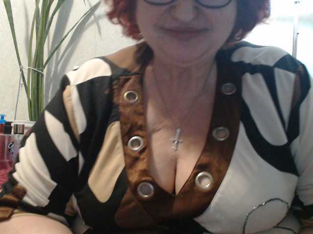 PeggySoft's BongaCams show and profile