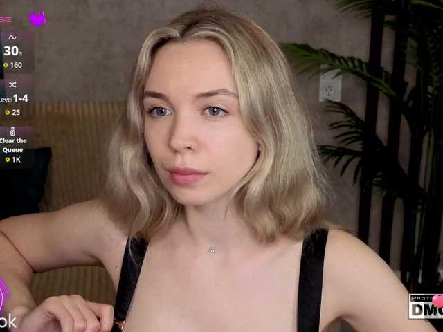 Hollywww's BongaCams show and profile