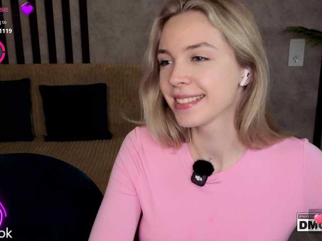 Hollywww's BongaCams show and profile