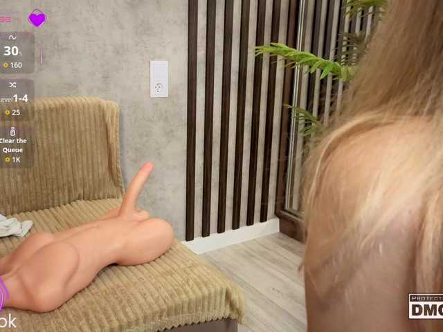 Hollywww's BongaCams show and profile