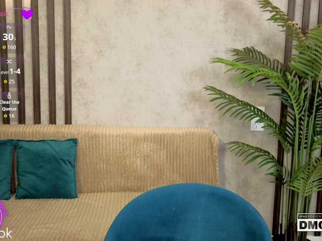 Hollywww's BongaCams show and profile