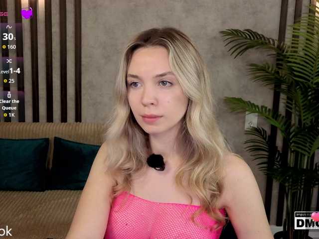 Hollywww's BongaCams show and profile