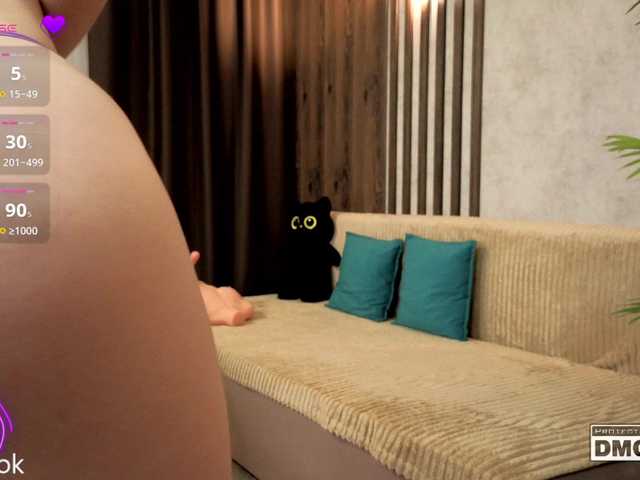 Hollywww's BongaCams show and profile