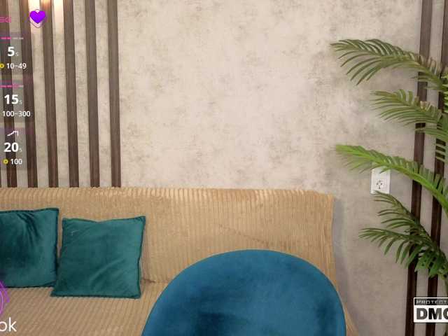 Hollywww's BongaCams show and profile