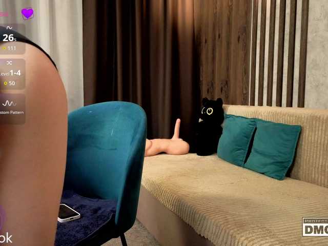 Hollywww's BongaCams show and profile