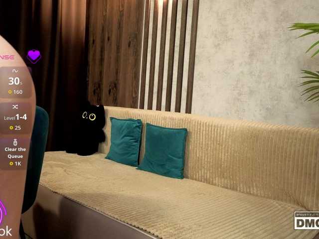 Hollywww's BongaCams show and profile