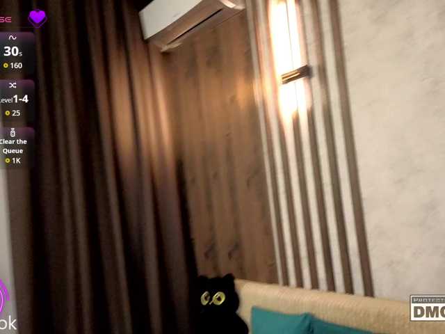 Hollywww's BongaCams show and profile