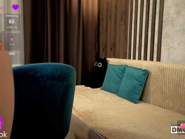 Hollywww's BongaCams show and profile