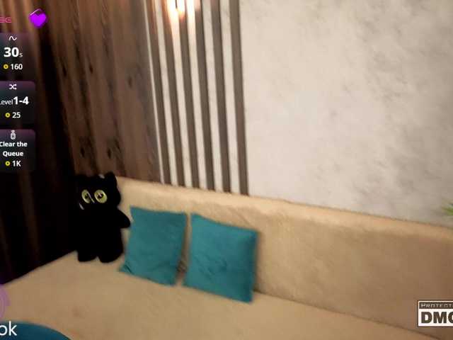 Hollywww's BongaCams show and profile