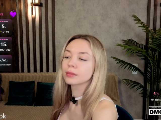 Hollywww's BongaCams show and profile