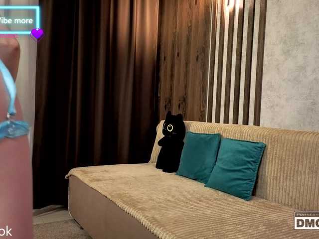 Hollywww's BongaCams show and profile