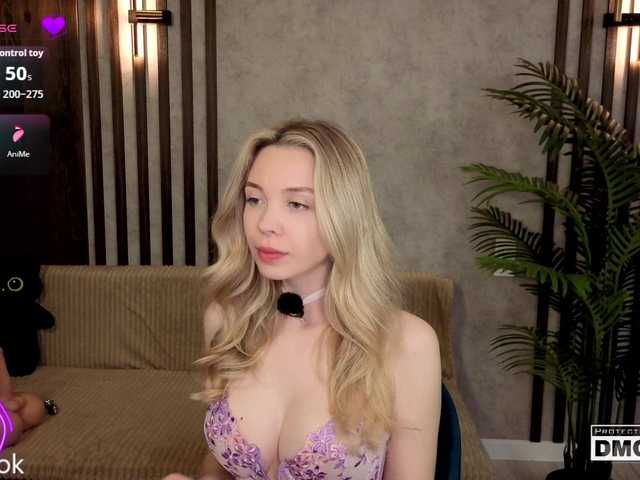 Hollywww's BongaCams show and profile