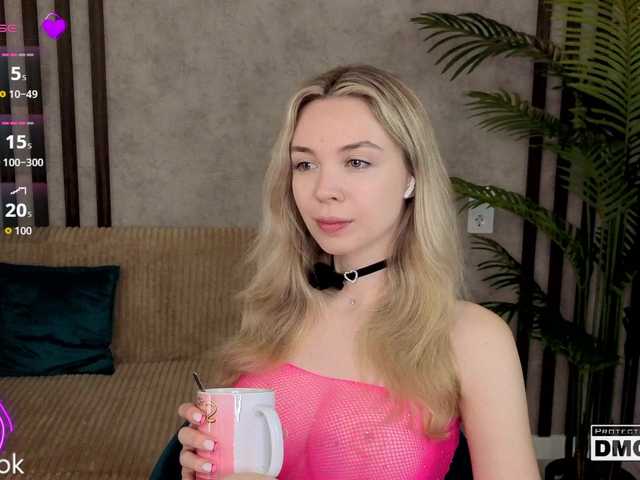 Hollywww's BongaCams show and profile