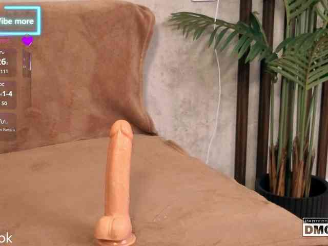 webcam model Hollywww